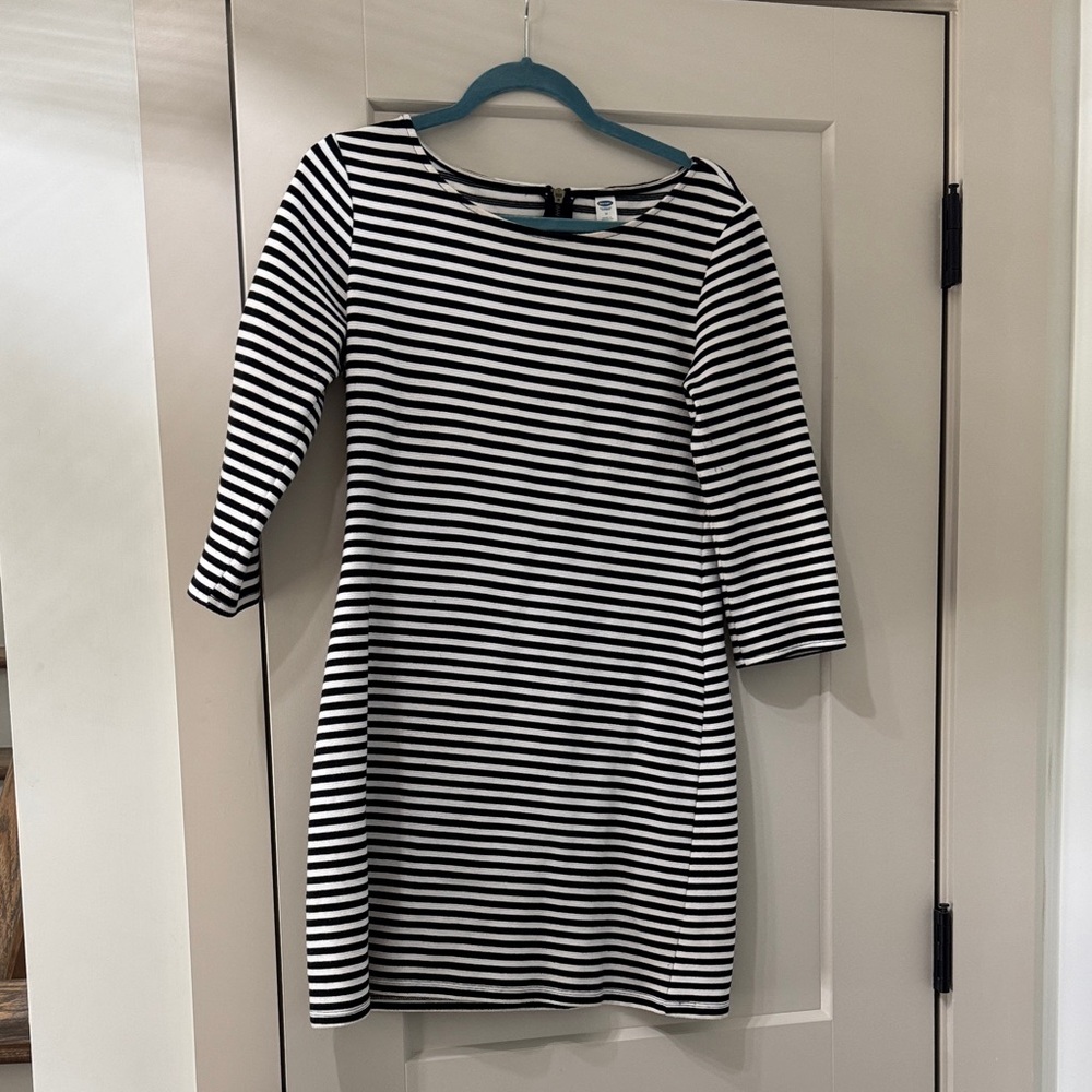 Black and White Striped 3/4 Sleeve mini Dress